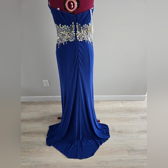 Evening gown size 4- New with tags - Picture 7 of 10